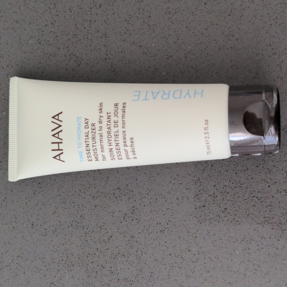 Ahava Essential Day Moisturizer Normal - Dry
